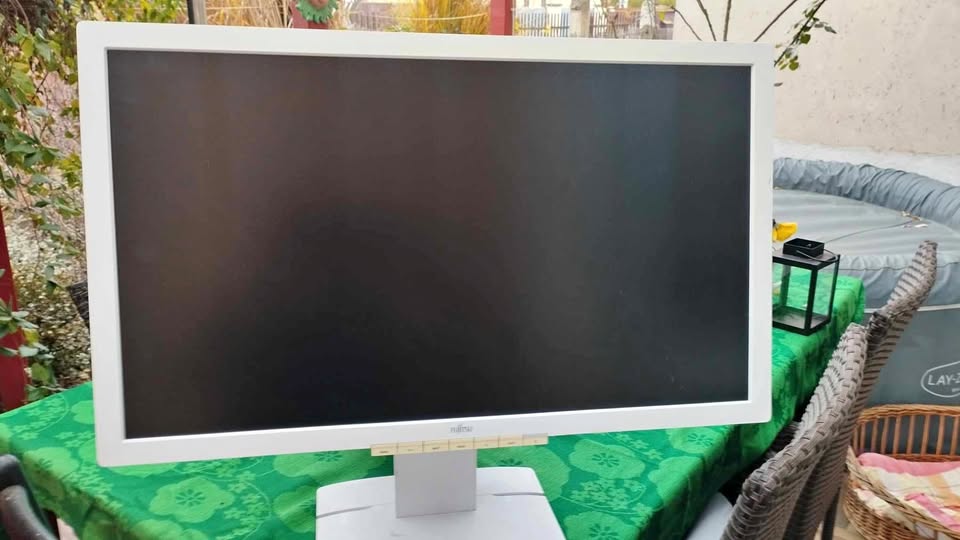 ELADÓ – 27-es Led monitor Fujitsu Siemens P27T-6 IPS 2560×1440 HDMI 25 000 Ft